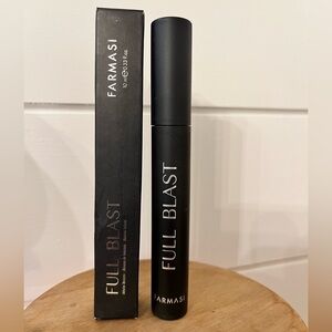 Farmasi Full Blast Volume Mascara in Black